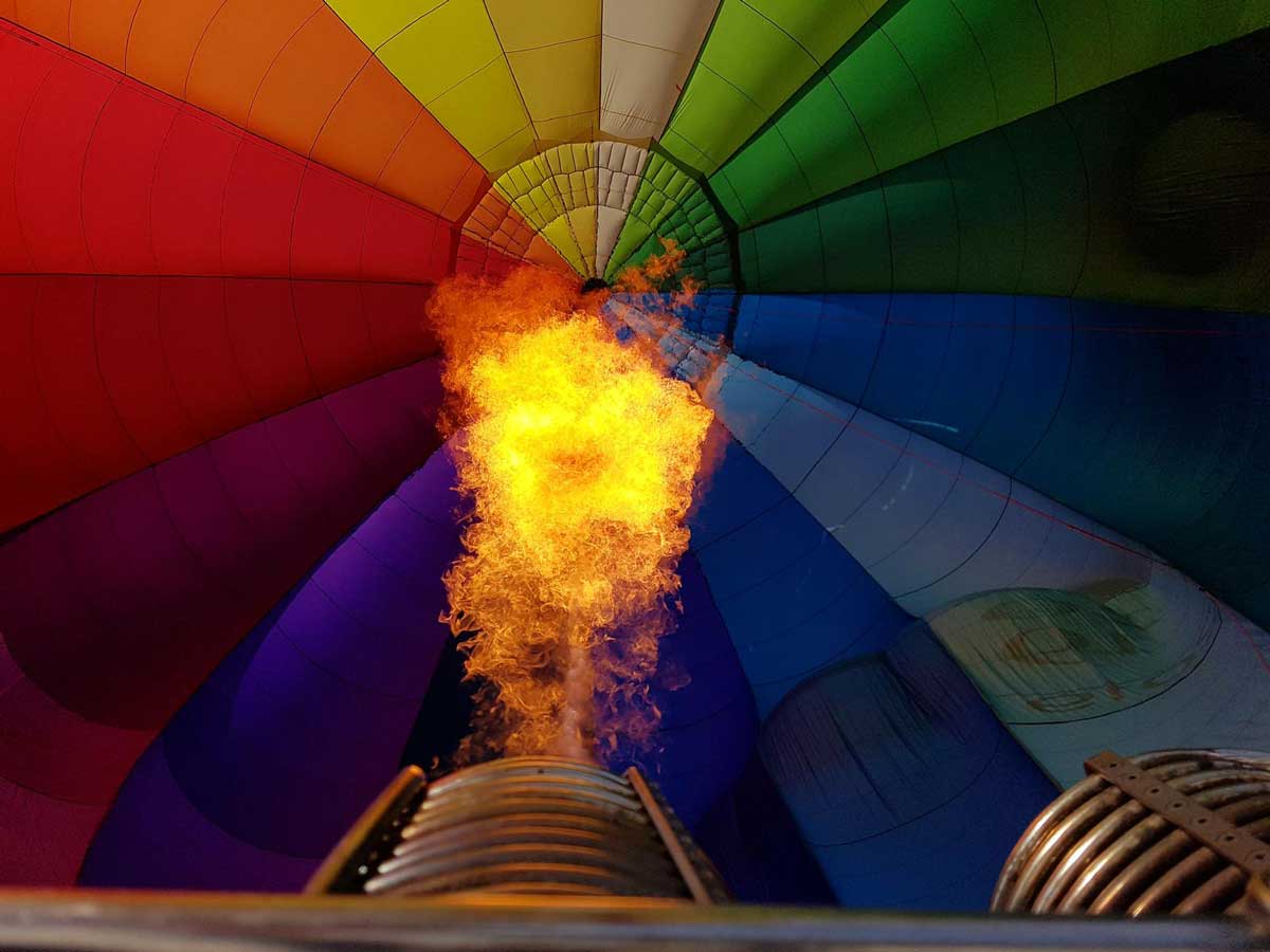 Décollage montgolfiere à l'Aérodrome du Laboru